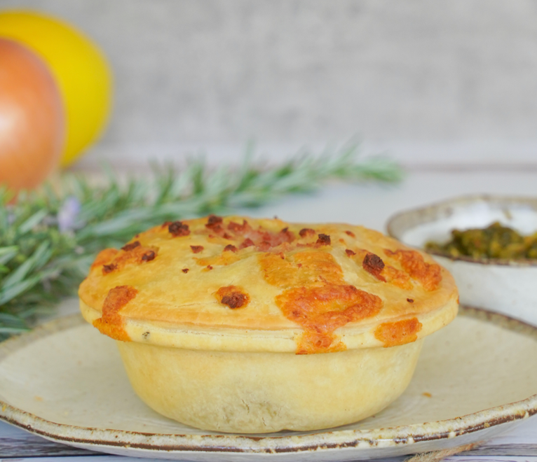 Byron Pies - Steak, Bacon & Cheese Pie 220g